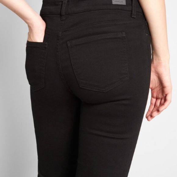 NEW Weekly brunch date cropped jeans - Picture 3 of 3